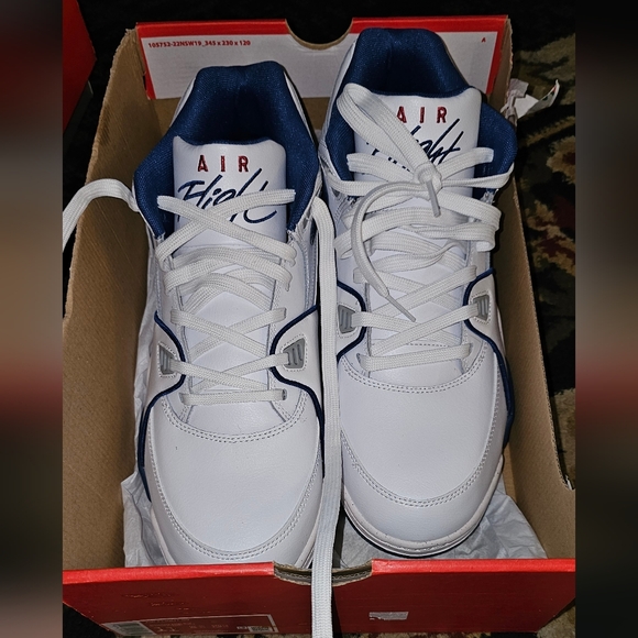 Nike - Picture 1 of 5